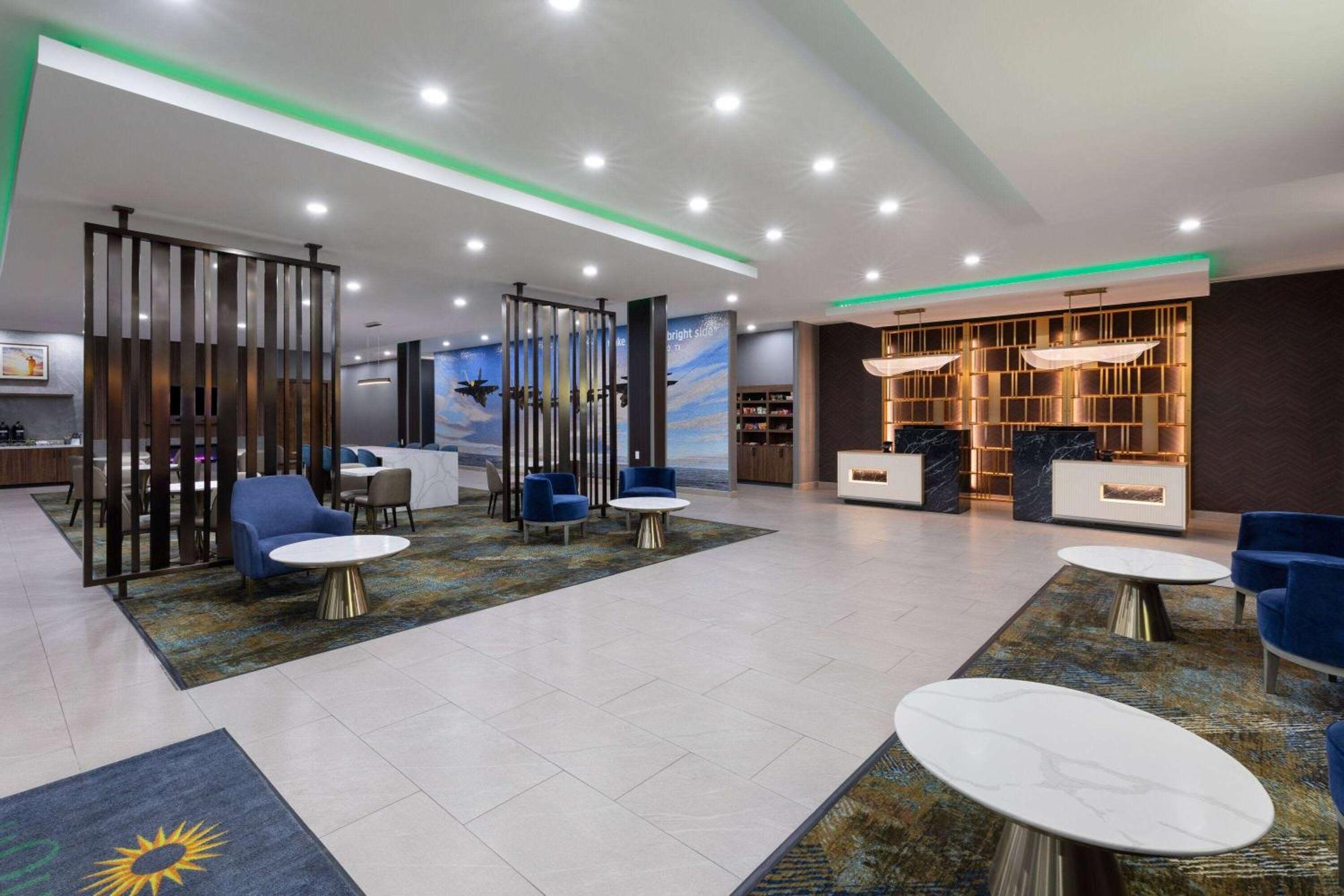 La Quinta Inn & Suites By Wyndham San Antonio At The Rim ภายนอก รูปภาพ
