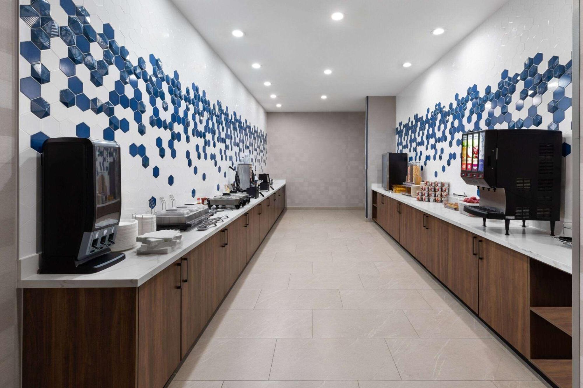 La Quinta Inn & Suites By Wyndham San Antonio At The Rim ภายนอก รูปภาพ